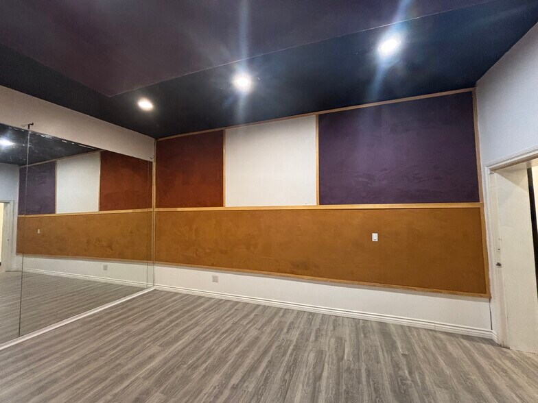 More Photos Of 10843 Burbank Blvd, North Hollywood Office For Sale