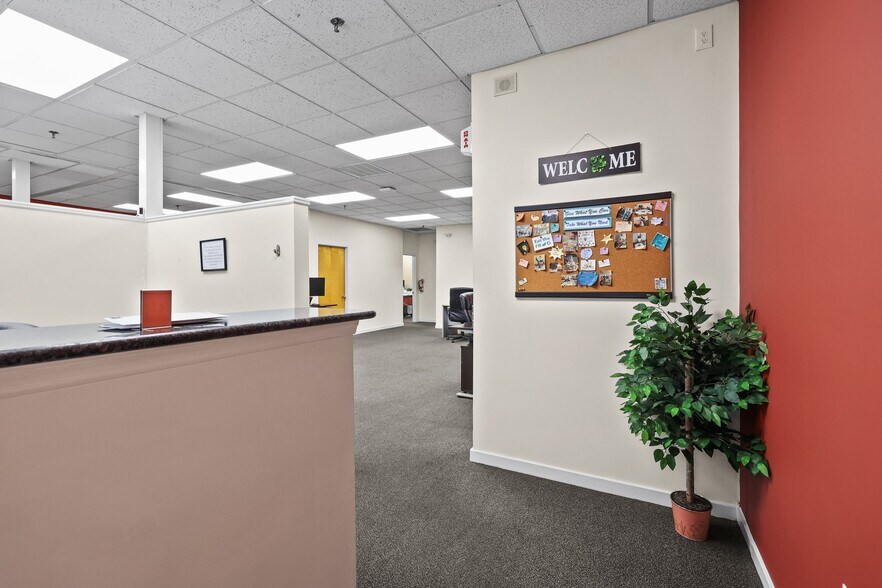 More Photos Of 105 Corporate Dr E, Langhorne Office For Sale