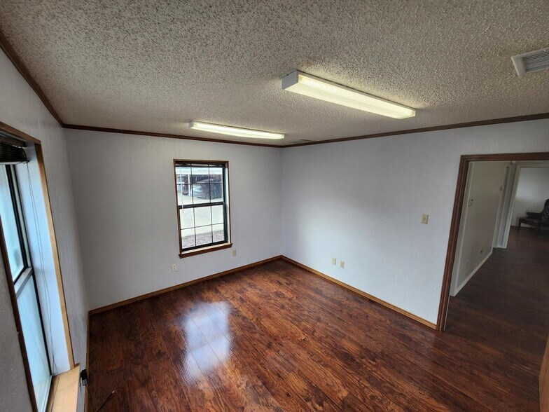 More Photos Of 4509 Rowlett Rd, Rowlett Office For Lease