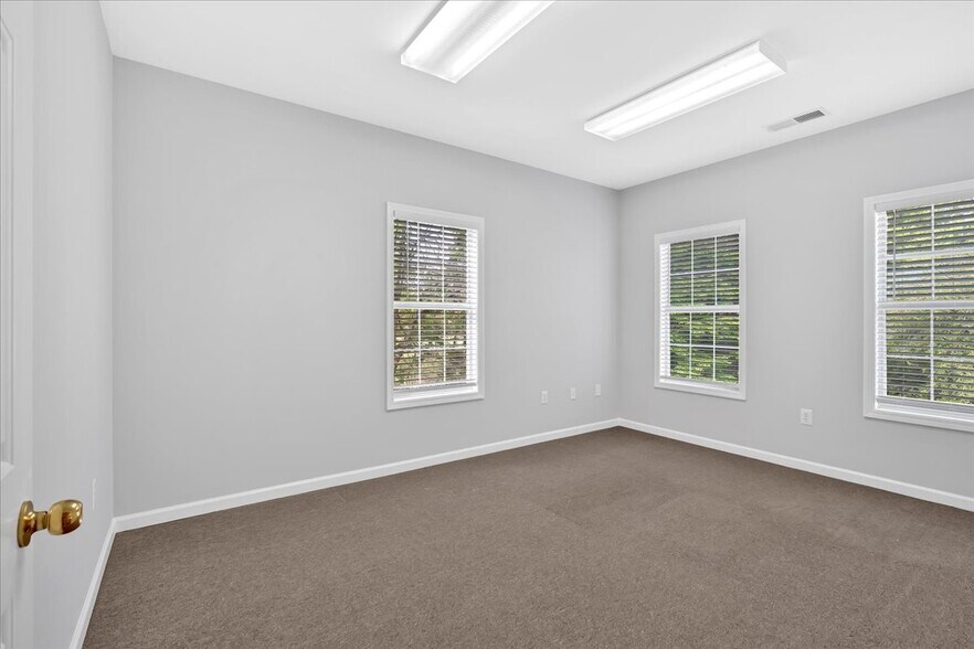 More Photos Of 707 Whitlock Ave SW, Marietta Medical For Sale