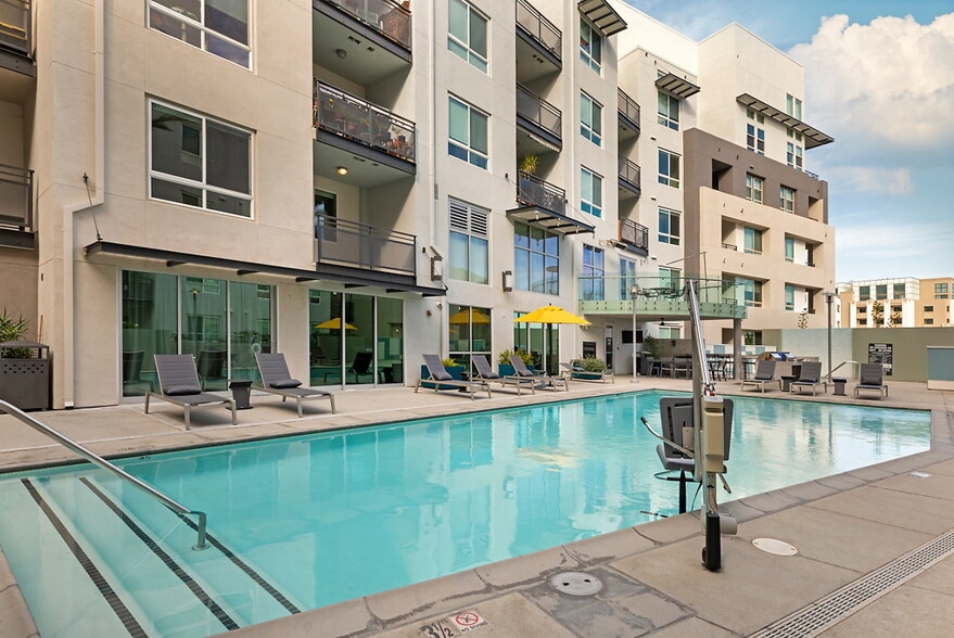 More Photos Of 5200 Wilshire Blvd, Los Angeles Apartments For Lease
