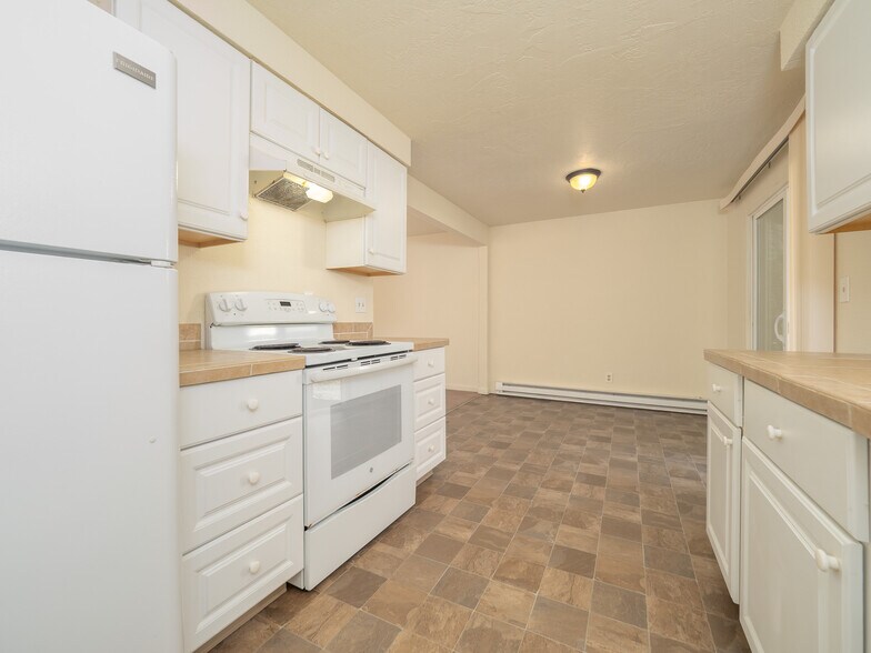 More Photos Of 1581 James St, Woodburn Multifamily For Sale