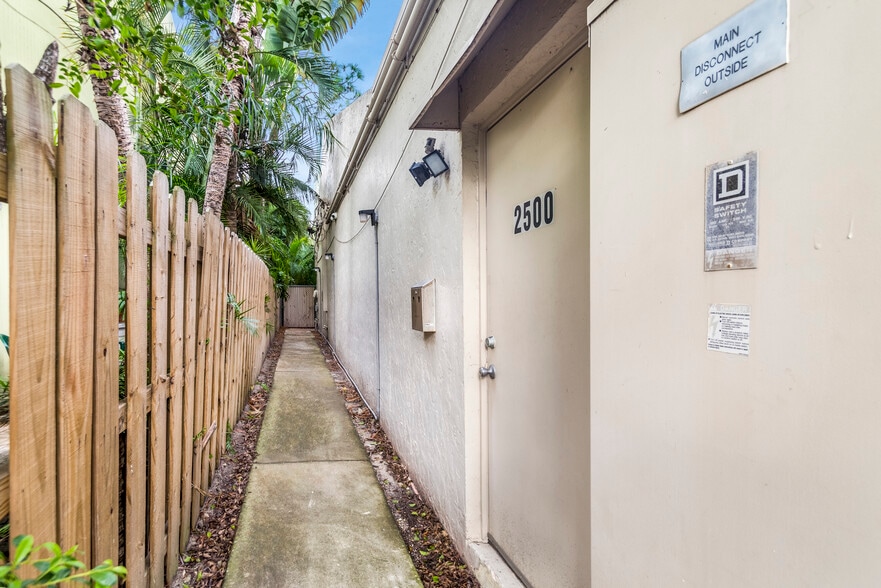 More Photos Of 2500-2550 NE 15th Ave, Wilton Manors Loft Creative Space For Sale