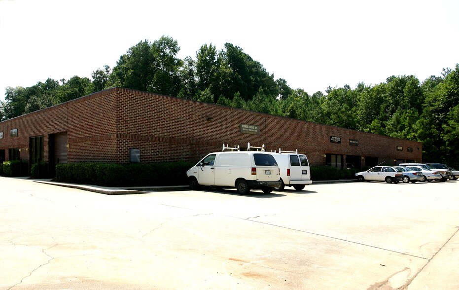 More Photos Of 1411 Diggs Dr, Raleigh Warehouse For Lease