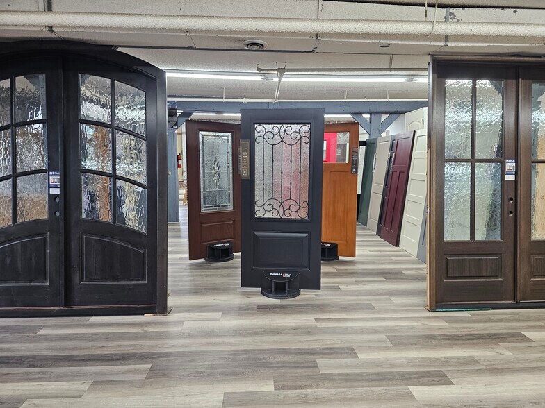 More Photos Of 1087 Sycamore St, Bristol Office For Sale