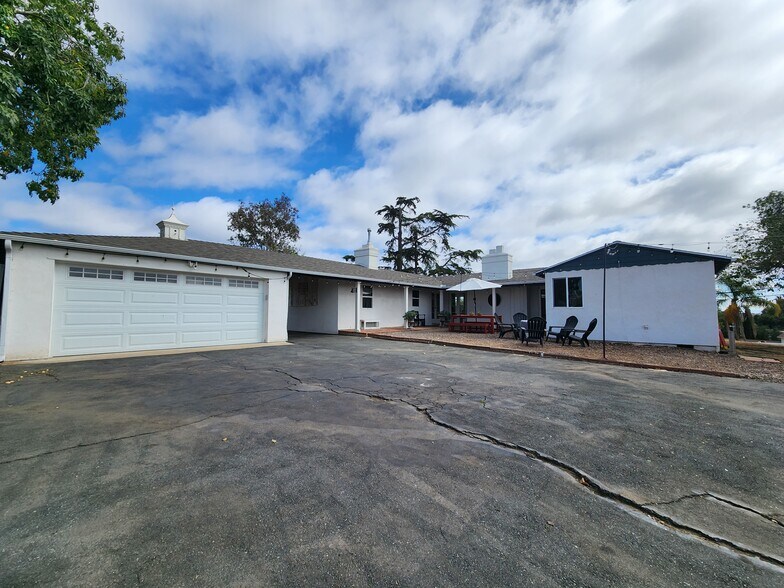 More Photos Of 1060 Crest View Rd, Vista Land For Sale