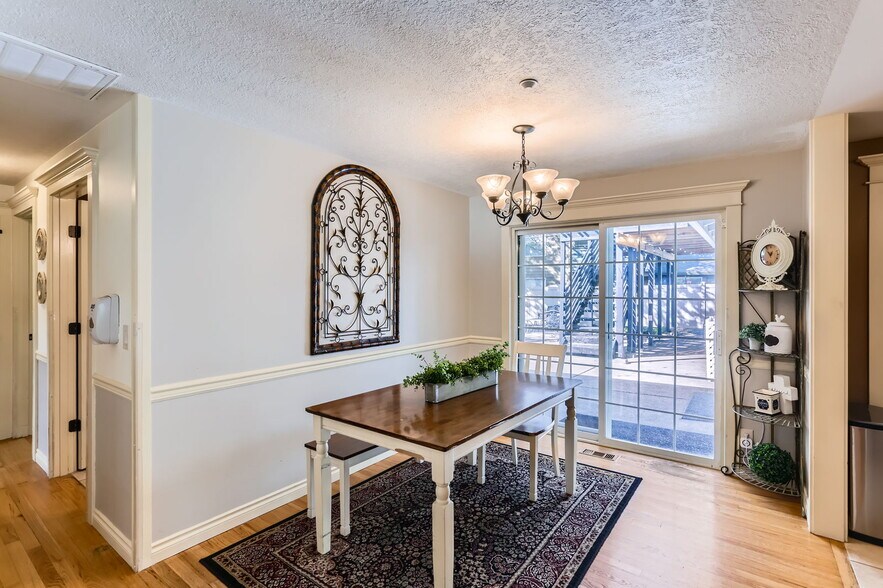More Photos Of 5350 Lakeview Blvd, Lake Oswego Assisted Living For Sale