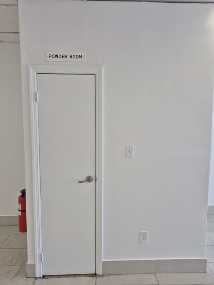 More Photos Of 4343 Austin Blvd, Island Park Coworking Space