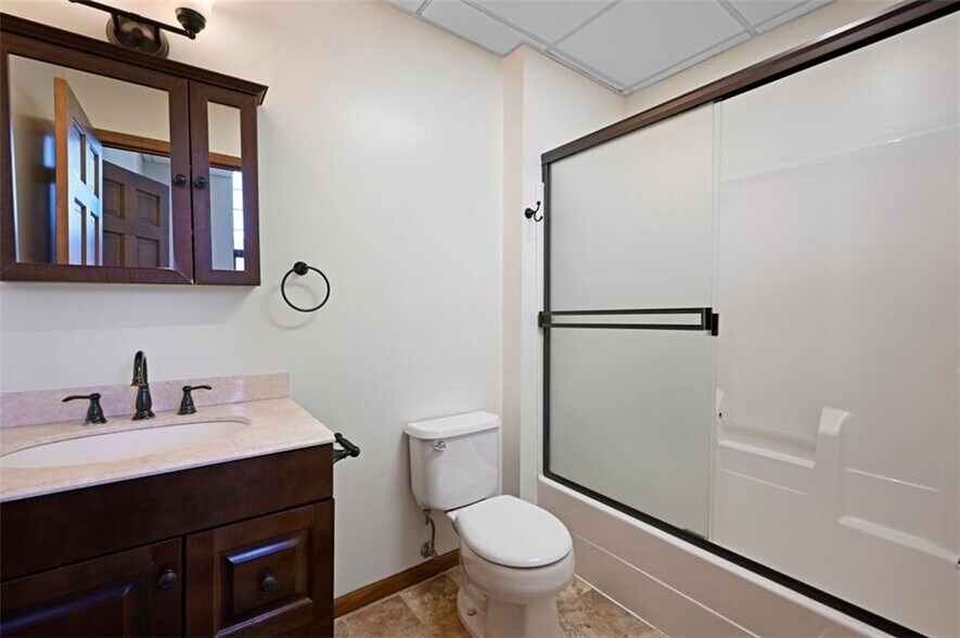 More Photos Of 100 S 5th St, Leavenworth Office Residential For Sale