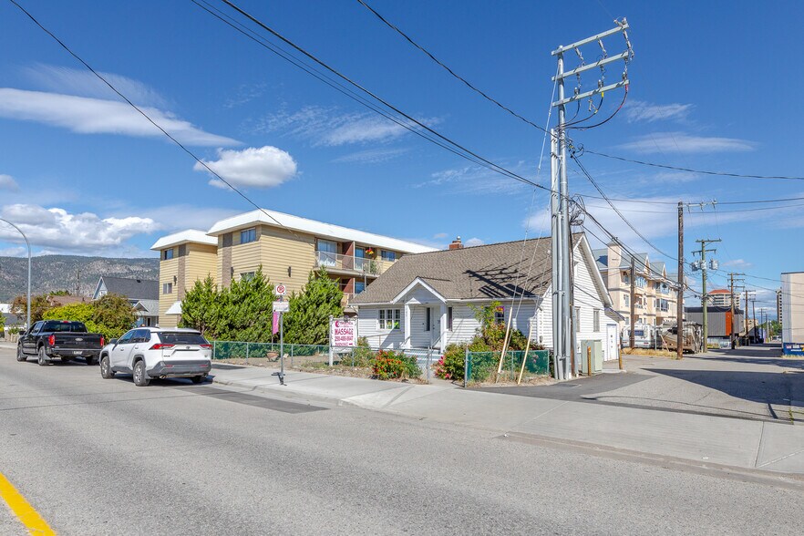 More Photos Of 157 Wade Av W, Penticton Apartments For Sale