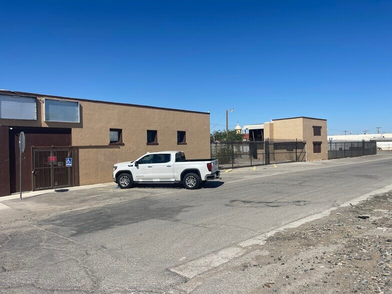 Primary Photo Of 111-115 Fabens, Fabens Auto Repair For Sale
