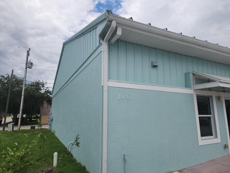 More Photos Of 1007 NE 7th Ter, Cape Coral Warehouse For Sale