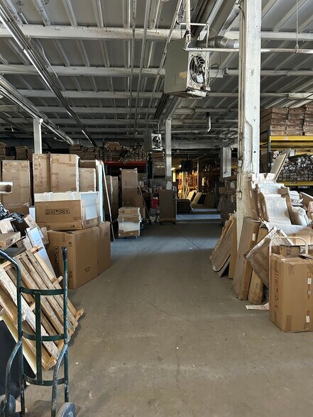 More Photos Of 60 Anthony St, Brooklyn Manufacturing For Lease