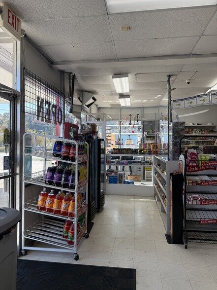 More Photos Of 1102 National Hwy, Thomasville Convenience Store For Sale