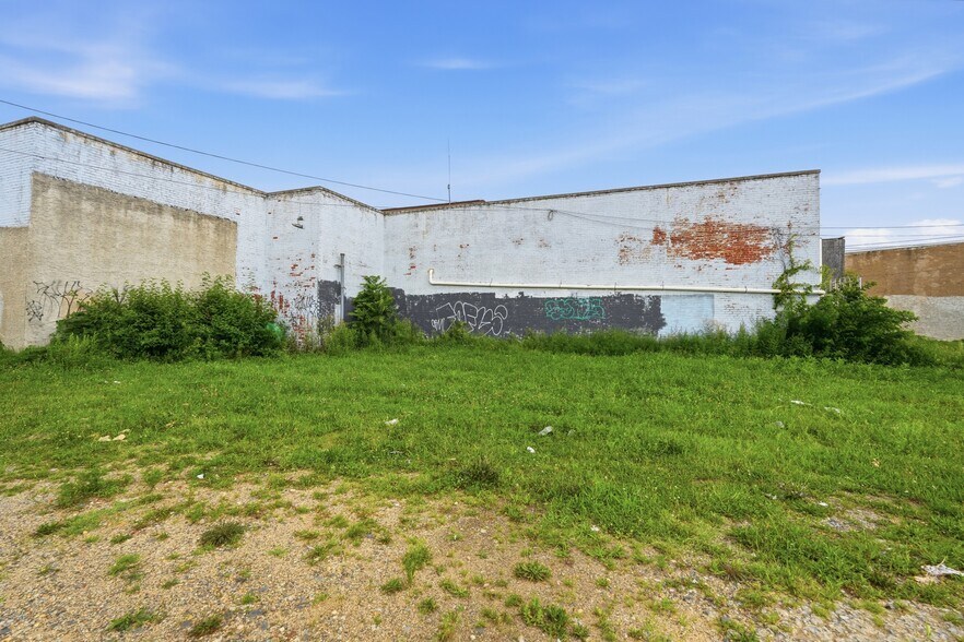 More Photos Of 1142-1148 Broadway, Camden Flex For Sale