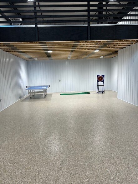 More Photos Of 24947 Larson Ln, Lakeville Warehouse For Sale