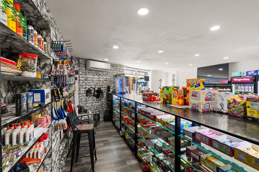 More Photos Of 40-44 Warren Street, Staten Island Convenience Store For Lease