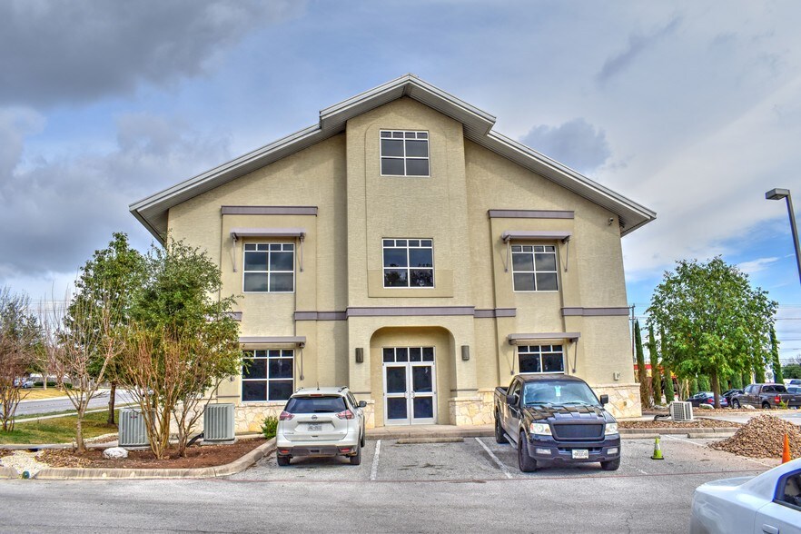 More Photos Of 11515 Toepperwein Rd, San Antonio Medical For Lease