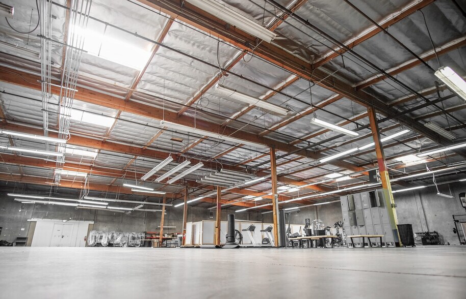 More Photos Of 6395 Cindy Ln, Carpinteria Manufacturing For Lease