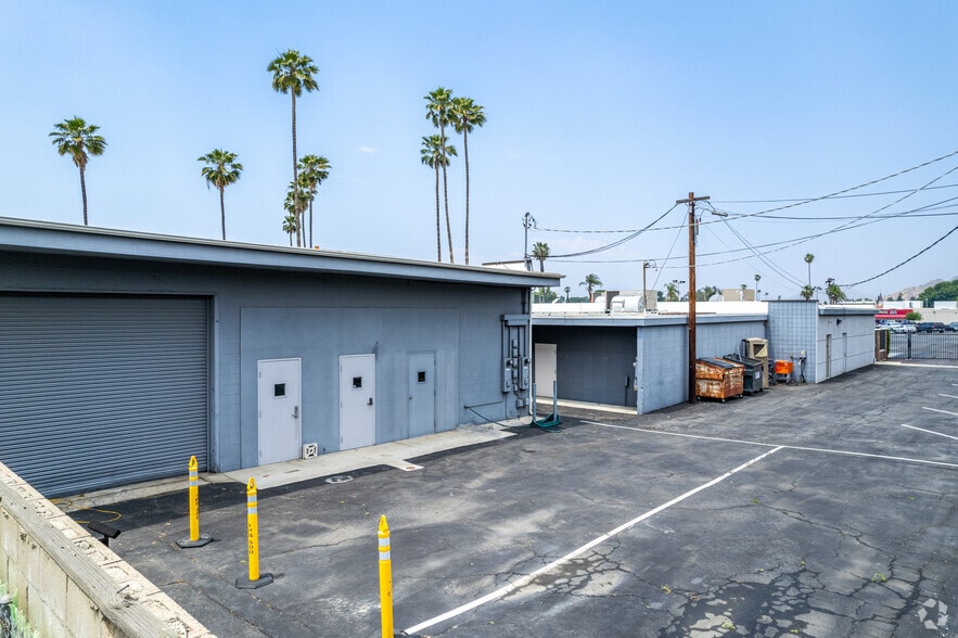 More Photos Of 3775 Elizabeth St, Riverside Office For Sale