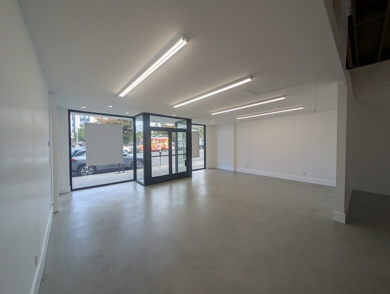 More Photos Of 1420-1422 Santa Monica Blvd, Santa Monica Freestanding For Lease