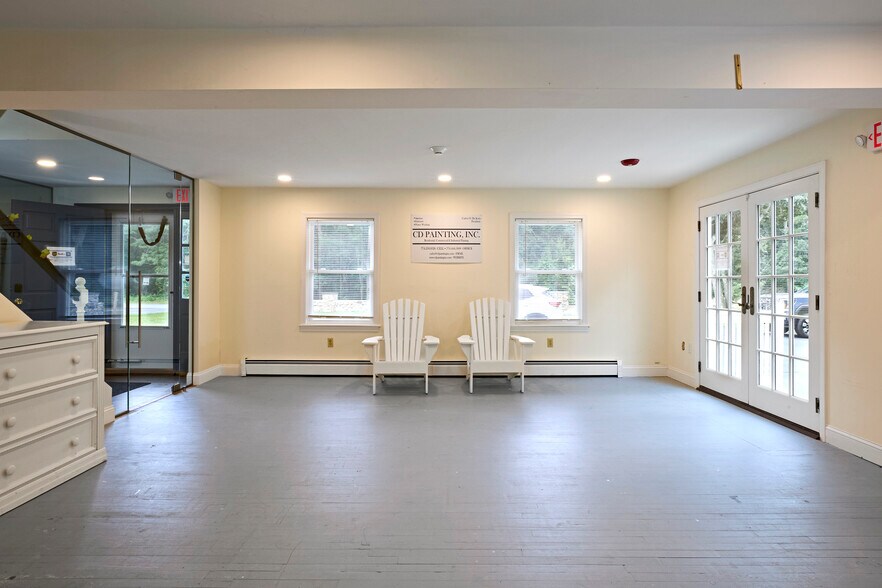 More Photos Of 4 Edgerton Dr, North Falmouth Flex For Sale