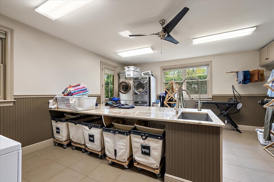 More Photos Of 1330 Oxford Rd, Bloomfield Hills Specialty For Sale