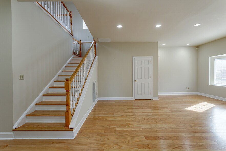 More Photos Of 120 31st Ave N, Nashville Office For Sale