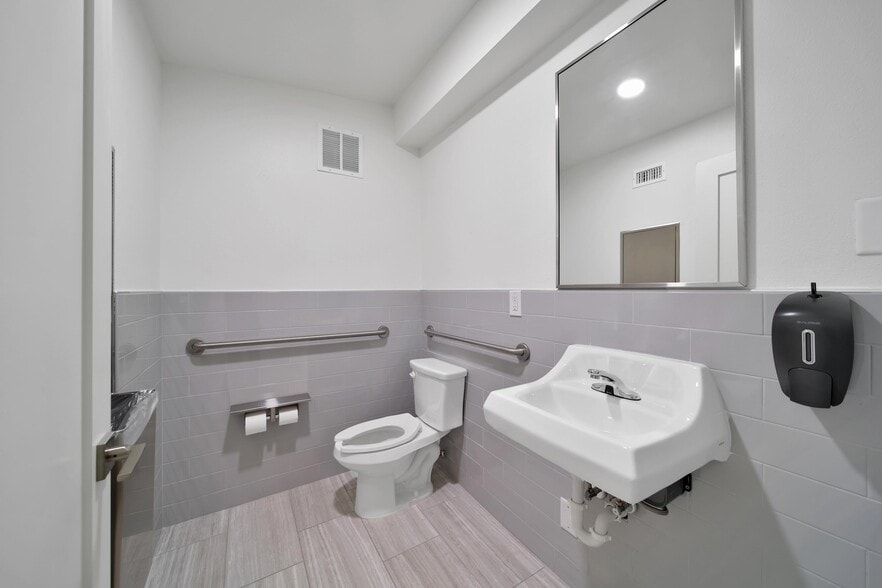 More Photos Of 104 Louetta Road & Vintage Preserve Pky, Houston Medical For Lease