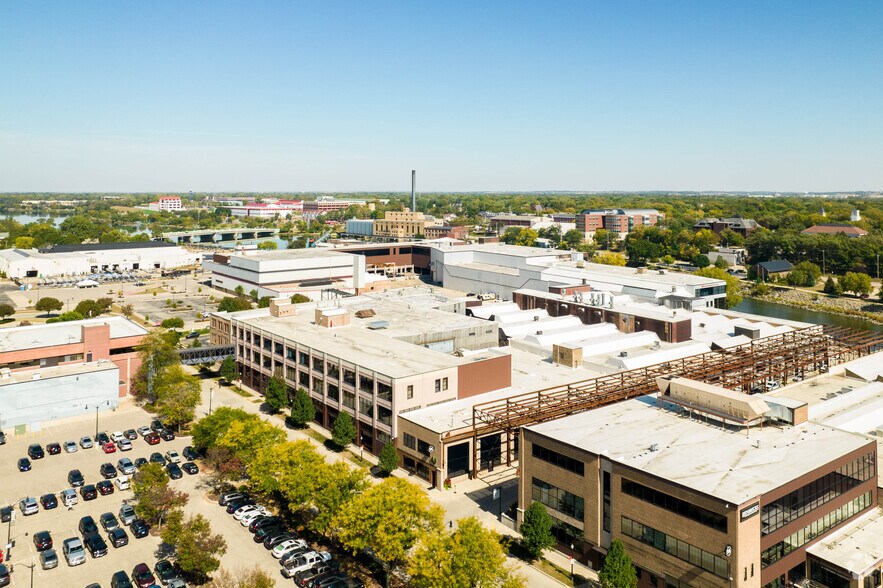 More Photos Of 525-705 3rd St, Beloit Office For Lease