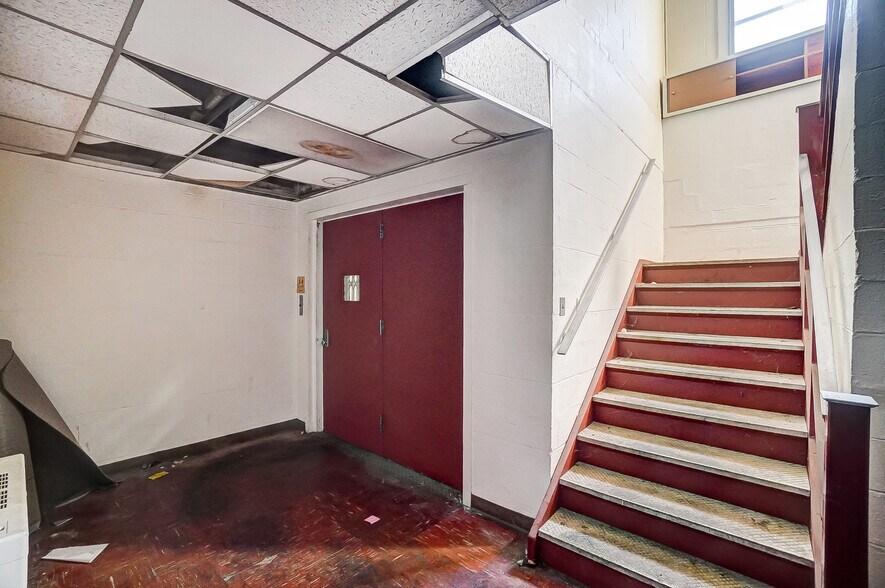 More Photos Of 150 E South College St, Yellow Springs Research And Development For Sale