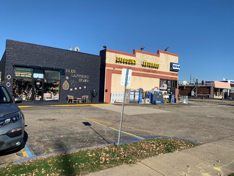 Primary Photo Of 1450 W 13 Mile Rd, Madison Heights Storefront Retail Office For Lease