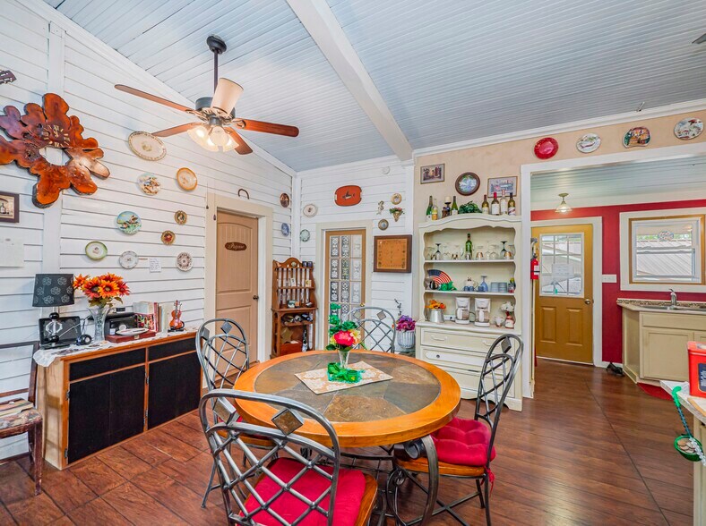 More Photos Of 1307 Wright St, Llano Freestanding For Sale