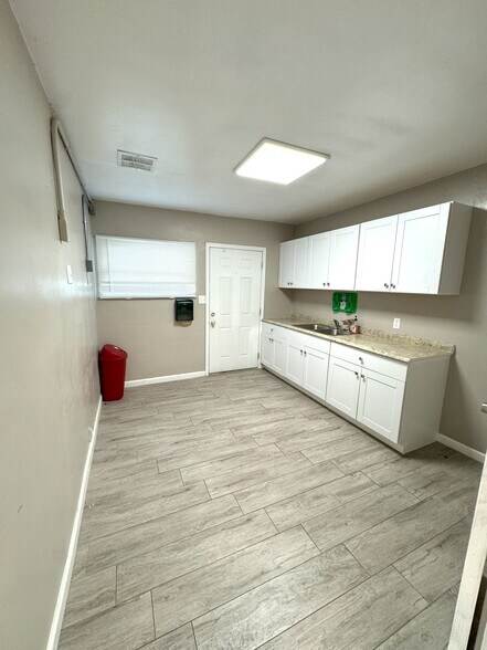 More Photos Of 1410 7th St, Wasco Medical For Lease