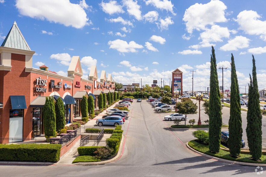 More Photos Of 923 N Loop 1604 E, San Antonio Unknown For Lease