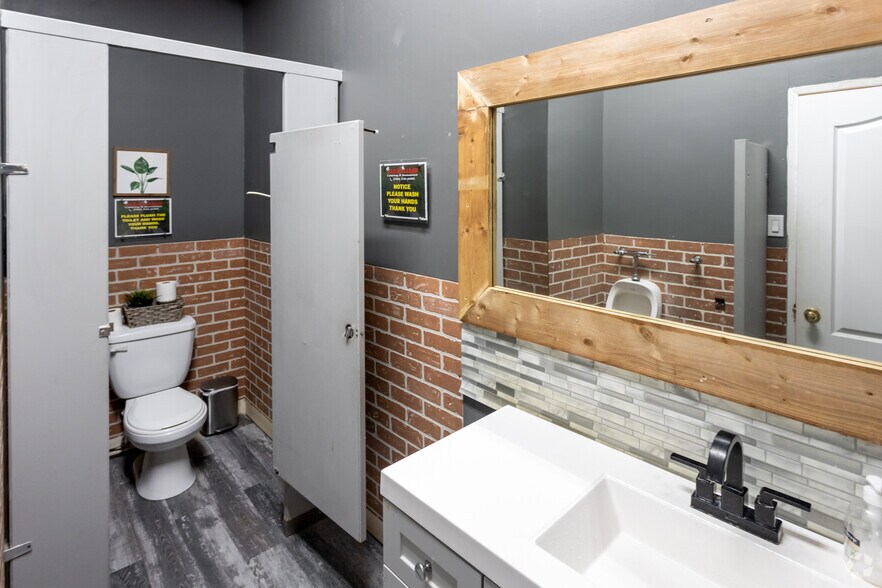 More Photos Of 10130 107 Av NW, Edmonton Storefront For Lease