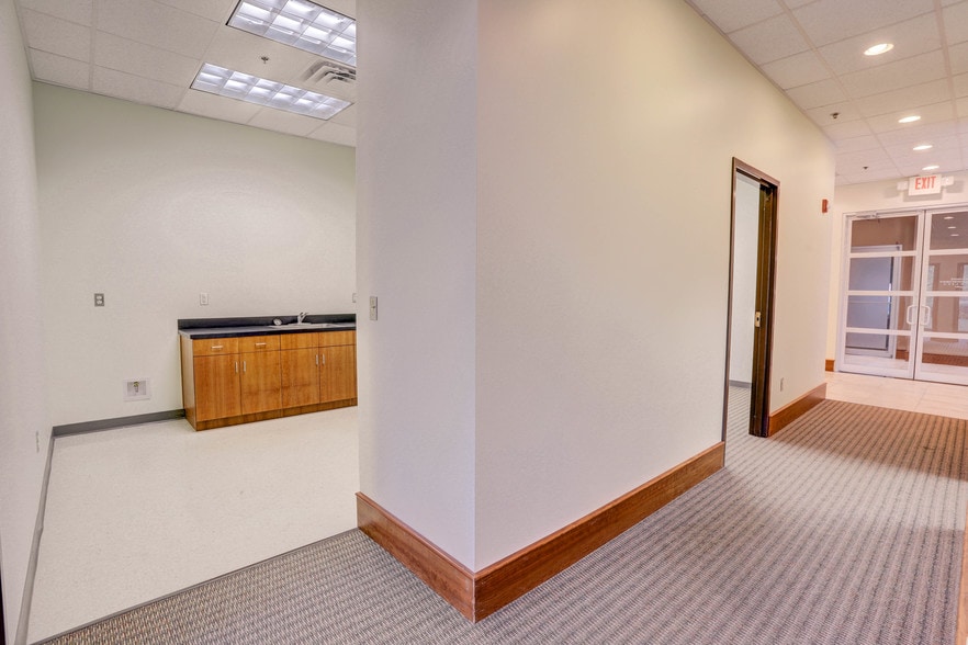 More Photos Of 2470 Daniells Bridge Rd, Athens Office For Lease