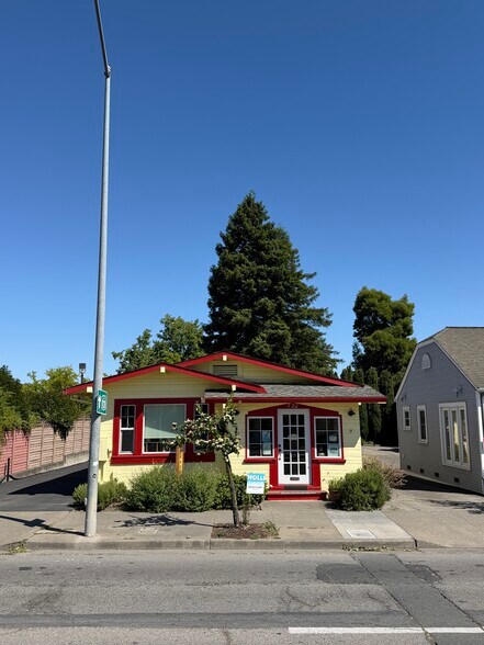 More Photos Of 720 E Washington St, Petaluma Office For Sale