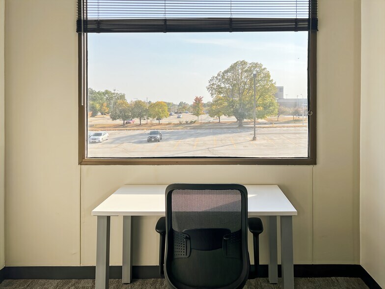 More Photos Of 1200 Valley West Dr, West Des Moines Coworking Space