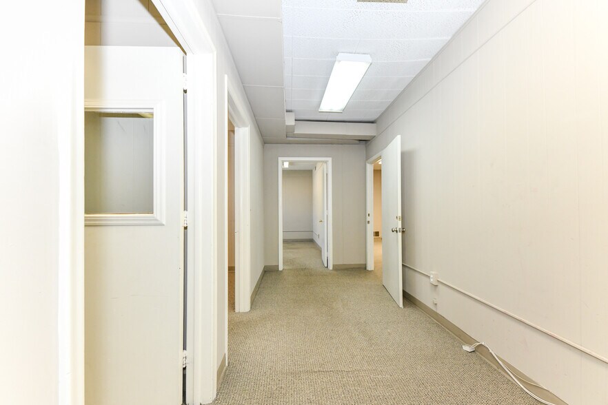 More Photos Of 1834 Banking St, Greensboro Office For Lease