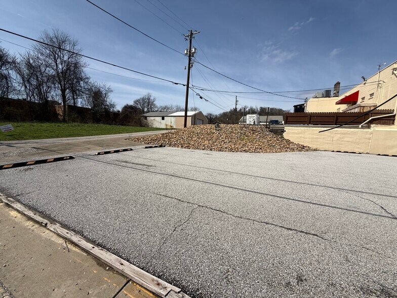 More Photos Of 630 Market St, Steubenville Office For Lease