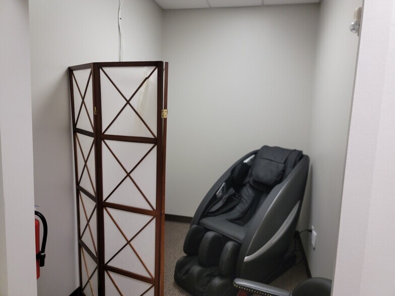 More Photos Of 2295 S Hiawassee Rd, Orlando Office For Sale