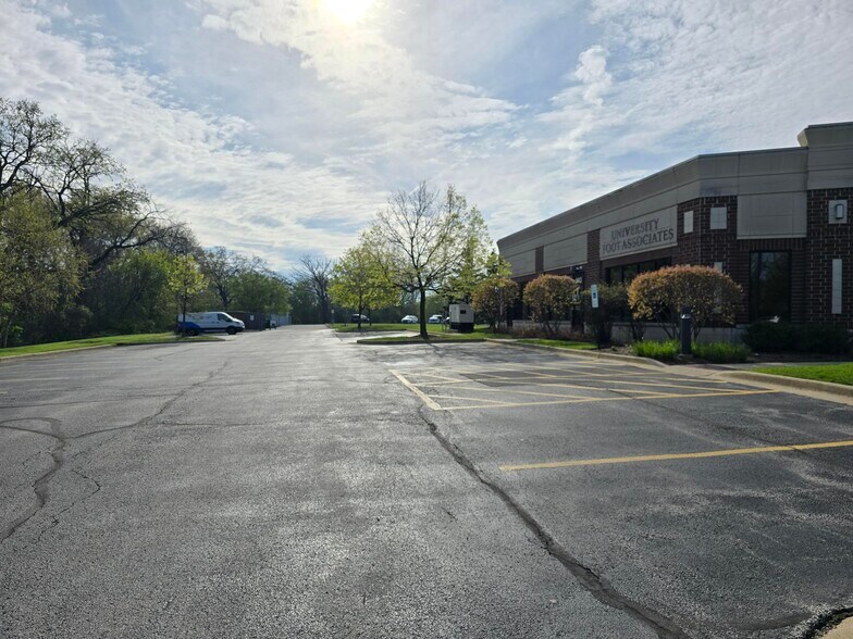More Photos Of 731 S Route 21, Gurnee Office For Sale
