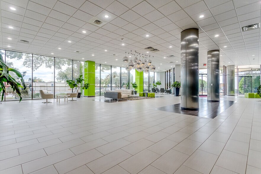 More Photos Of 2350 Valley View Ln, Dallas Loft Creative Space For Lease