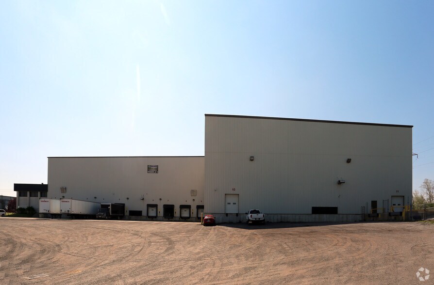 More Photos Of 75 Plant Farm Blvd, Brantford Warehouse For Lease