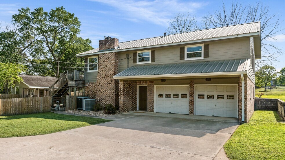 More Photos Of 2355 Jackson League Cir, Brenham Lodge Meeting Hall For Sale
