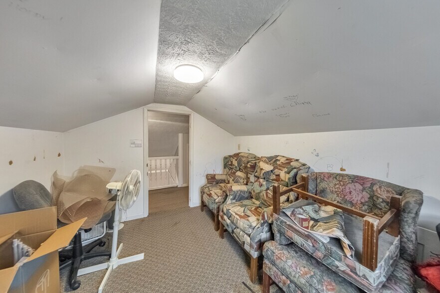 More Photos Of 2440 Sandy Plains Rd, Marietta Office For Sale