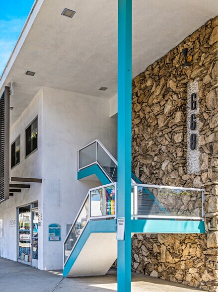 More Photos Of 664-668 N Palm Canyon Dr, Palm Springs Office For Sale