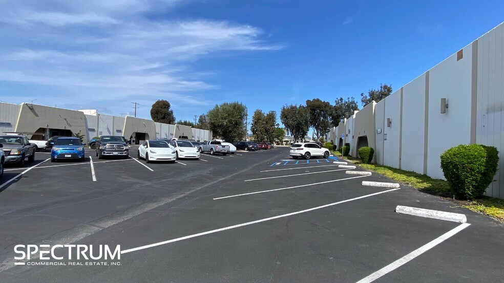 More Photos Of 12970 Branford St, Pacoima Warehouse For Lease