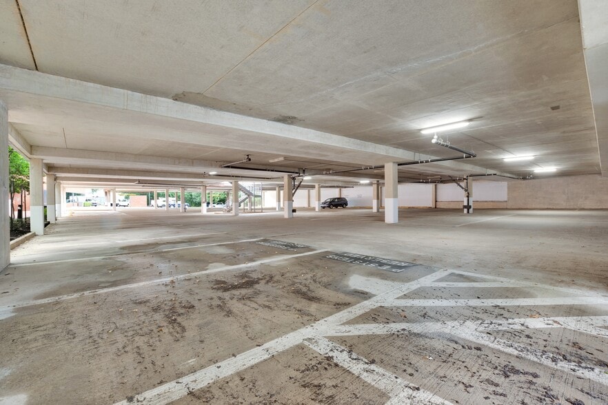 More Photos Of 10201 Fairfax Blvd, Fairfax Office For Lease